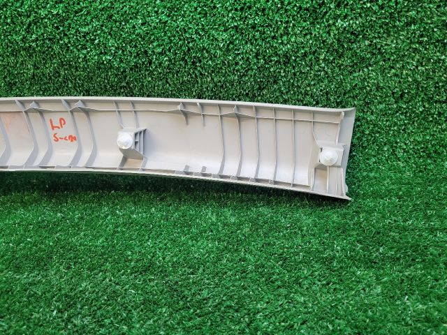 bontott SUZUKI S-CROSS Bal A Oszlop Burkolat