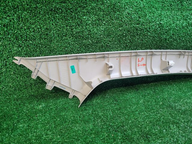 bontott SUZUKI S-CROSS Bal A Oszlop Burkolat