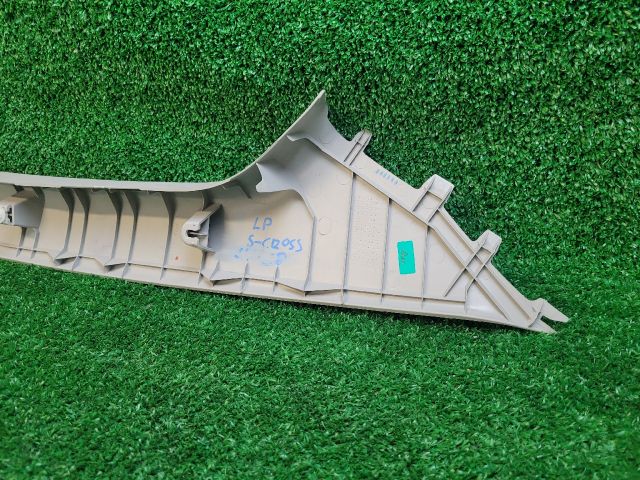 bontott SUZUKI S-CROSS Bal A Oszlop Burkolat