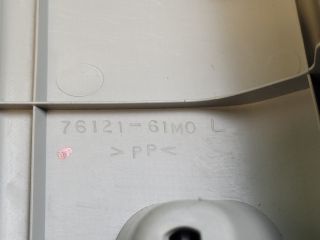 bontott SUZUKI S-CROSS Bal A Oszlop Burkolat