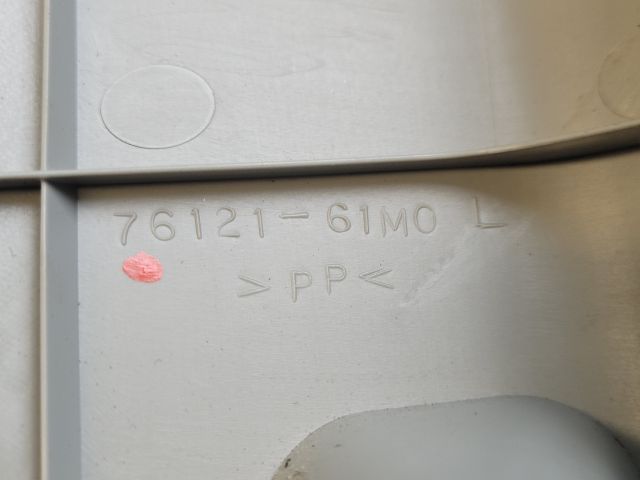 bontott SUZUKI S-CROSS Bal A Oszlop Burkolat