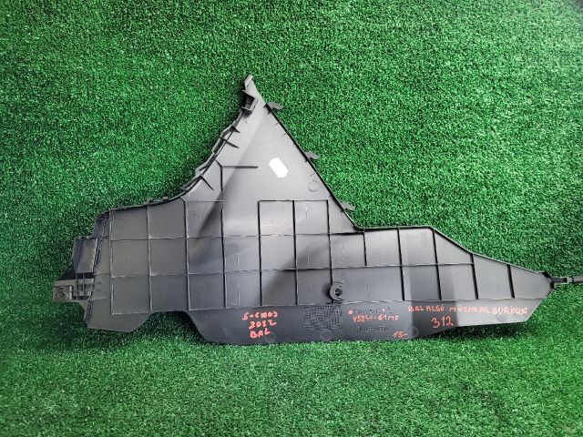 bontott SUZUKI S-CROSS Bal Alsó Műszerfal Burkolat