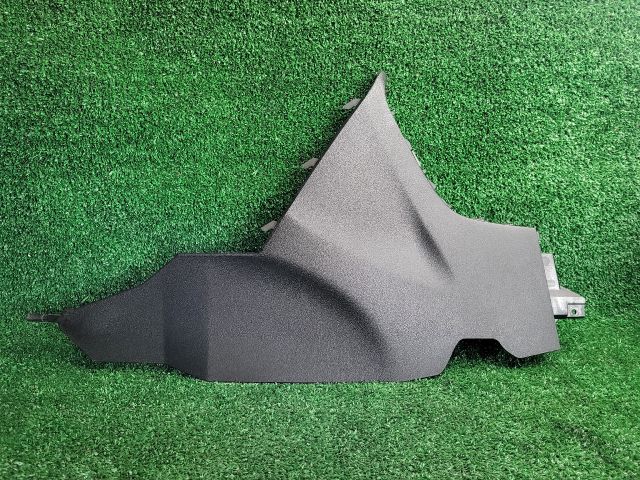 bontott SUZUKI S-CROSS Bal Alsó Műszerfal Burkolat