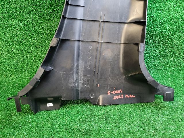 bontott SUZUKI S-CROSS Bal B Oszlop Burkolat