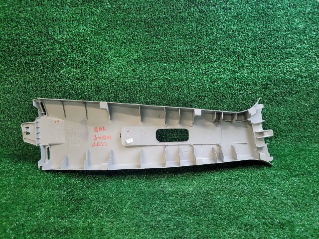 bontott SUZUKI S-CROSS Bal B Oszlop Burkolat