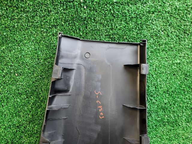 bontott SUZUKI S-CROSS Bal B Oszlop Burkolat