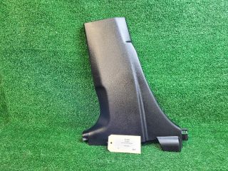 bontott SUZUKI S-CROSS Bal B Oszlop Burkolat