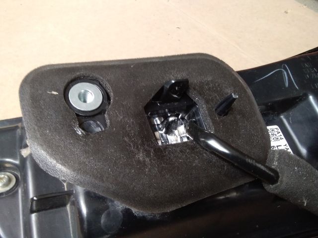 bontott SUZUKI S-CROSS Bal Belső Hátsó Lámpa