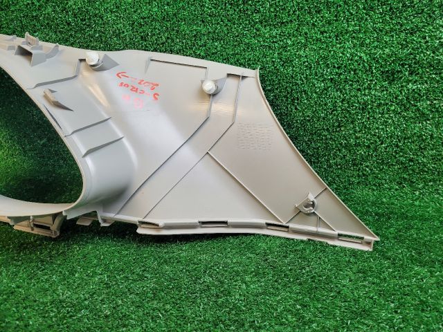 bontott SUZUKI S-CROSS Bal C Oszlop Burkolat