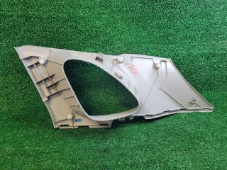 bontott SUZUKI S-CROSS Bal C Oszlop Burkolat