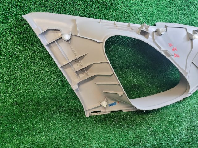 bontott SUZUKI S-CROSS Bal C Oszlop Burkolat