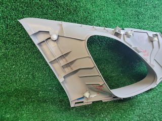 bontott SUZUKI S-CROSS Bal C Oszlop Burkolat