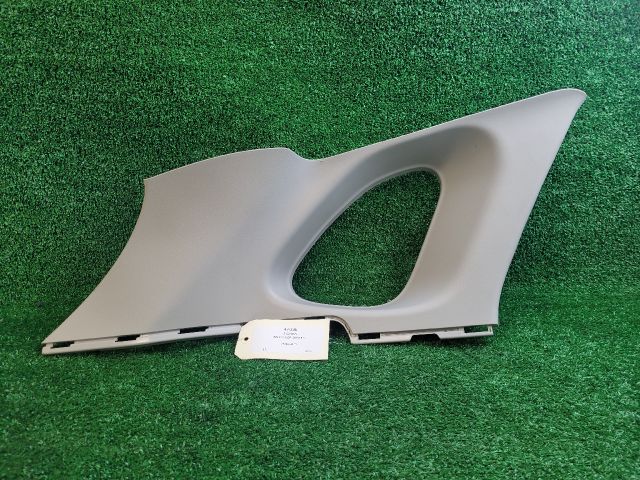 bontott SUZUKI S-CROSS Bal C Oszlop Burkolat