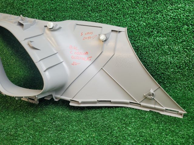 bontott SUZUKI S-CROSS Bal C Oszlop Burkolat