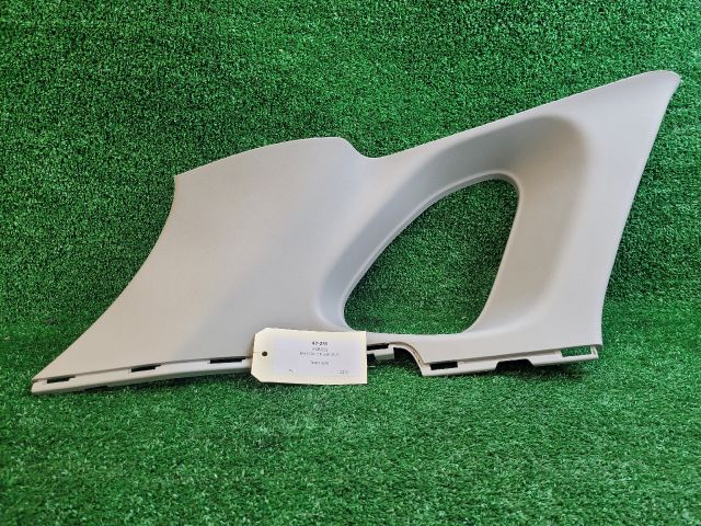 bontott SUZUKI S-CROSS Bal C Oszlop Burkolat