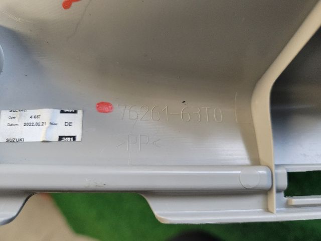 bontott SUZUKI S-CROSS Bal C Oszlop Burkolat