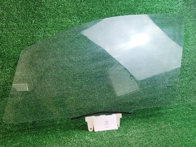 bontott SUZUKI S-CROSS Bal első Ablak