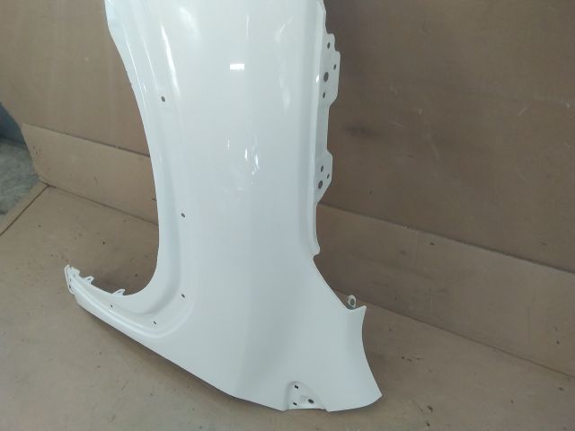 bontott SUZUKI S-CROSS Bal első Sárvédő