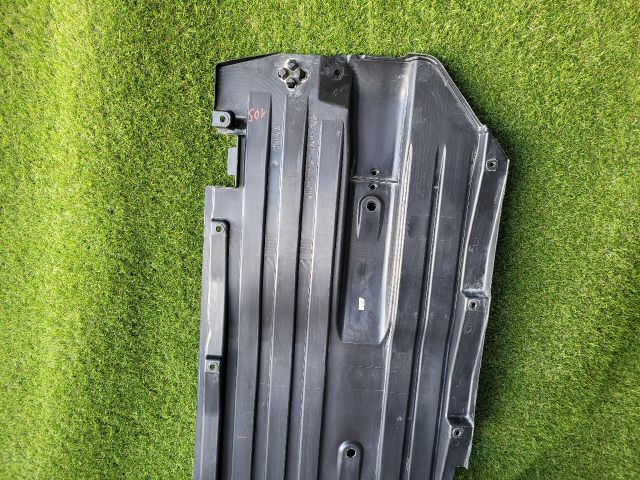 bontott SUZUKI S-CROSS Bal Fenéklemez