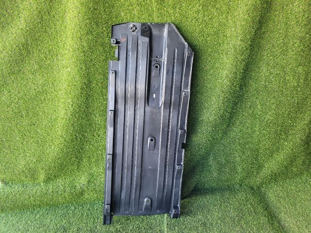 bontott SUZUKI S-CROSS Bal Fenéklemez