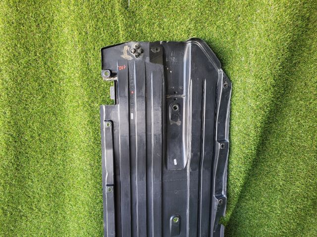 bontott SUZUKI S-CROSS Bal Fenéklemez