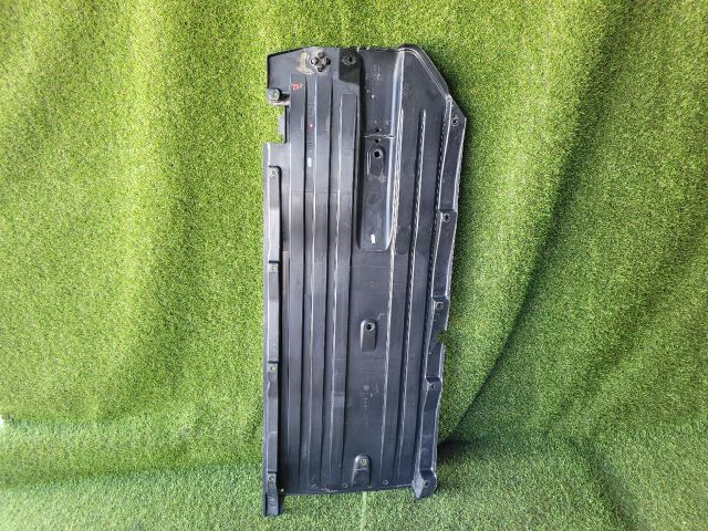 bontott SUZUKI S-CROSS Bal Fenéklemez