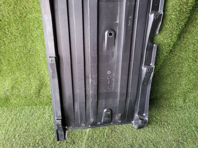 bontott SUZUKI S-CROSS Bal Fenéklemez