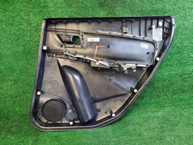 bontott SUZUKI S-CROSS Bal hátsó Ajtó Kárpit