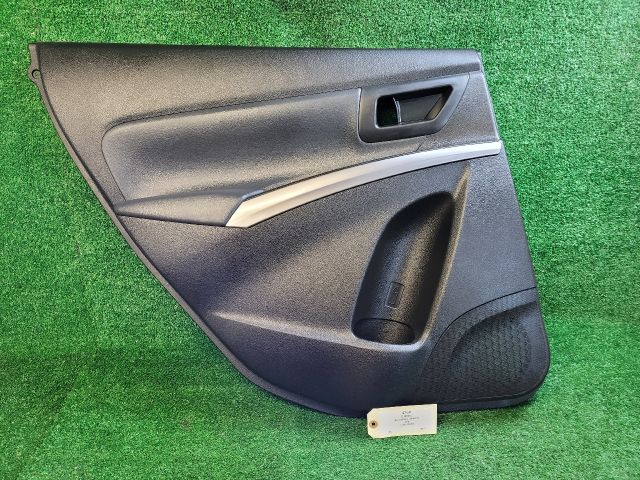 bontott SUZUKI S-CROSS Bal hátsó Ajtó Kárpit