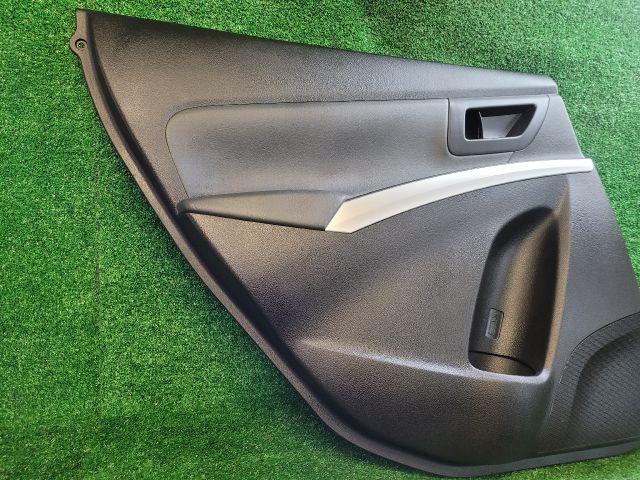 bontott SUZUKI S-CROSS Bal hátsó Ajtó Kárpit