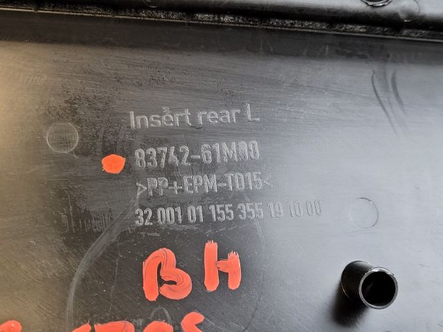 bontott SUZUKI S-CROSS Bal hátsó Ajtó Kárpit