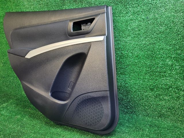 bontott SUZUKI S-CROSS Bal hátsó Ajtó Kárpit