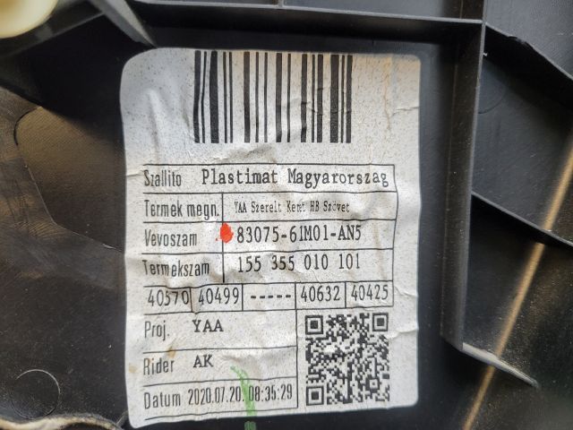 bontott SUZUKI S-CROSS Bal hátsó Ajtó Kárpit