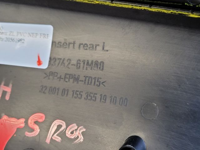 bontott SUZUKI S-CROSS Bal hátsó Ajtó Kárpit