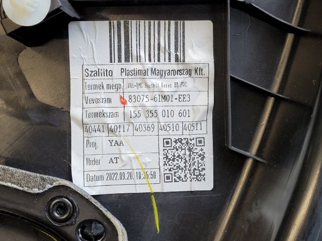 bontott SUZUKI S-CROSS Bal hátsó Ajtó Kárpit