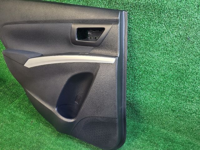 bontott SUZUKI S-CROSS Bal hátsó Ajtó Kárpit