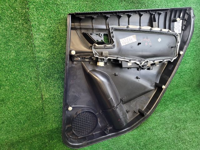 bontott SUZUKI S-CROSS Bal hátsó Ajtó Kárpit