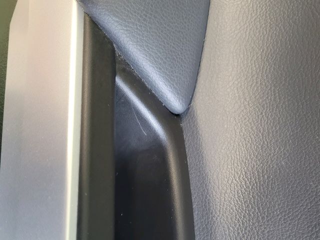 bontott SUZUKI S-CROSS Bal hátsó Ajtó Kárpit