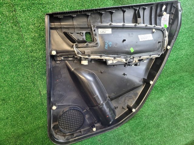 bontott SUZUKI S-CROSS Bal hátsó Ajtó Kárpit