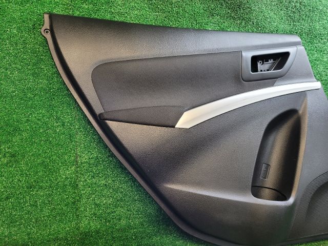 bontott SUZUKI S-CROSS Bal hátsó Ajtó Kárpit