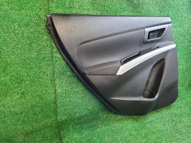 bontott SUZUKI S-CROSS Bal hátsó Ajtó Kárpit