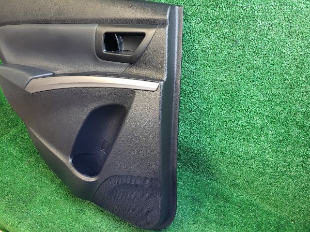 bontott SUZUKI S-CROSS Bal hátsó Ajtó Kárpit