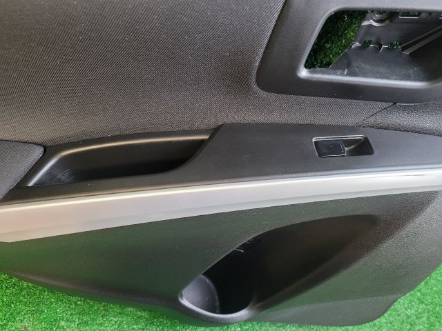 bontott SUZUKI S-CROSS Bal hátsó Ajtó Kárpit