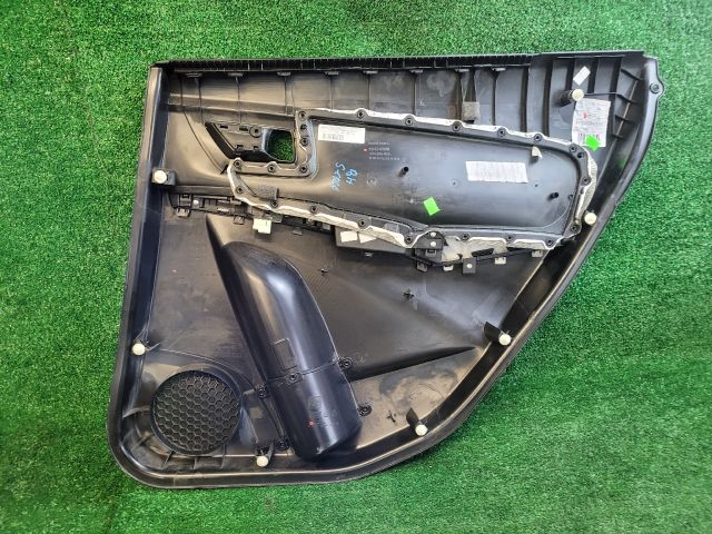 bontott SUZUKI S-CROSS Bal hátsó Ajtó Kárpit