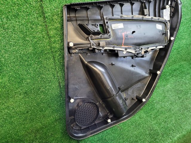 bontott SUZUKI S-CROSS Bal hátsó Ajtó Kárpit