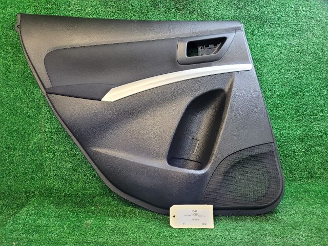 bontott SUZUKI S-CROSS Bal hátsó Ajtó Kárpit