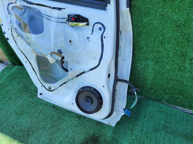 bontott SUZUKI S-CROSS Bal hátsó Ajtó (Üres lemez)