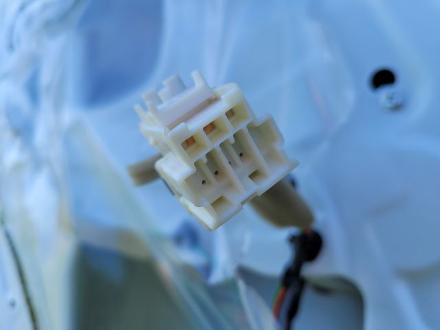 bontott SUZUKI S-CROSS Bal hátsó Ajtó (Üres lemez)