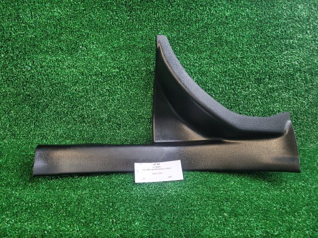 bontott SUZUKI S-CROSS Bal hátsó Belső Küszöb Burkolat