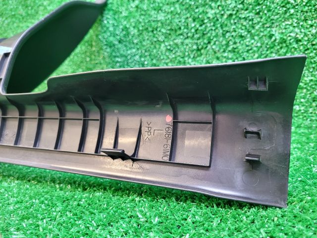 bontott SUZUKI S-CROSS Bal hátsó Belső Küszöb Burkolat